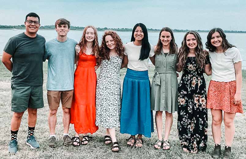Jina with the team she went with to Paraguay